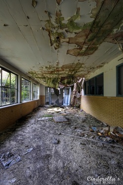 decay school urbex